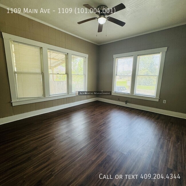 Building Photo - 1109 Main Ave