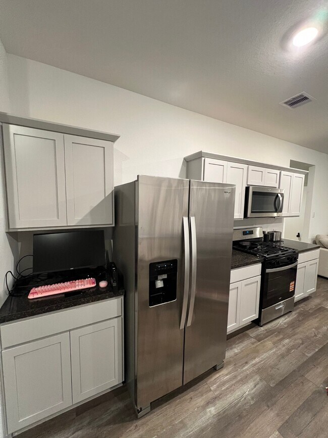 Building Photo - 5955 Canyon Dawn Dr