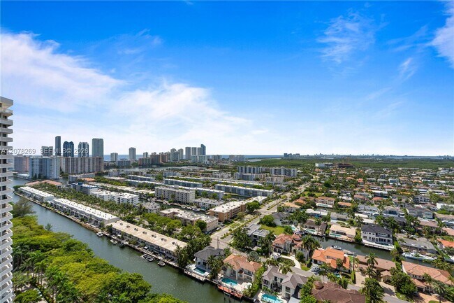 Building Photo - 1000 W Island Blvd