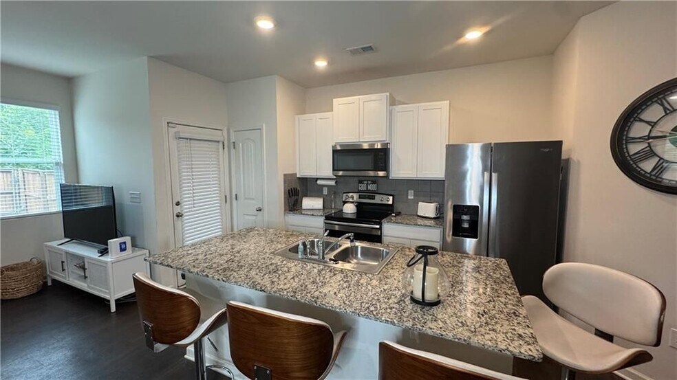 Building Photo - 5717 Union Pointe Dr