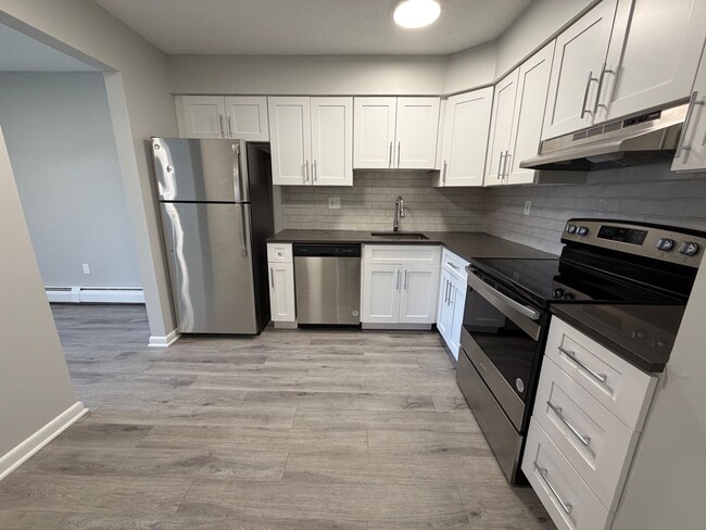 Interior Photo - Avon Woods