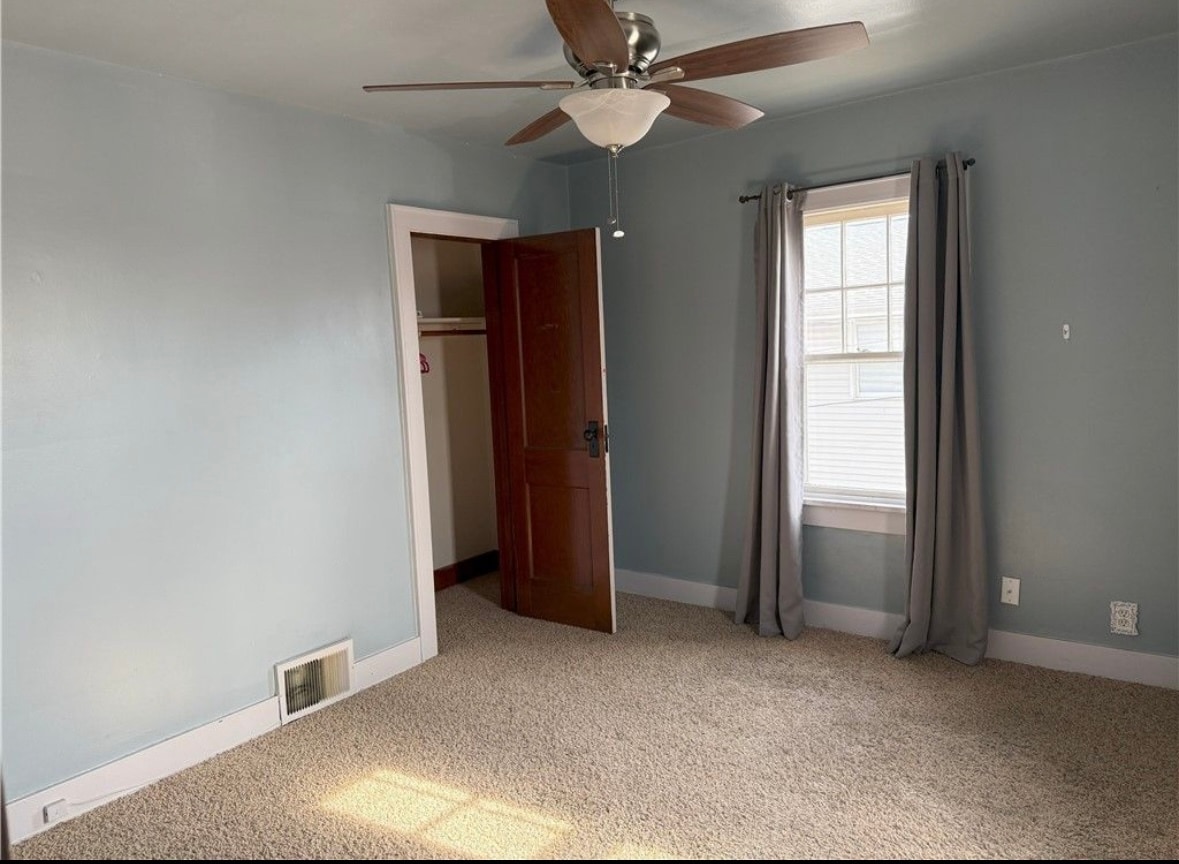 Building Photo - 607 W Saint Anthony Ave