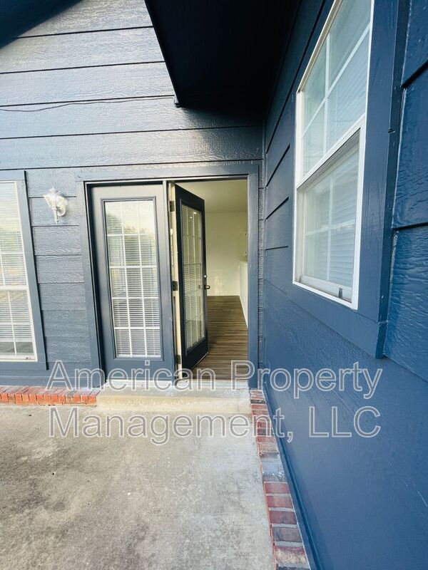 Building Photo - 5311 E 95th St