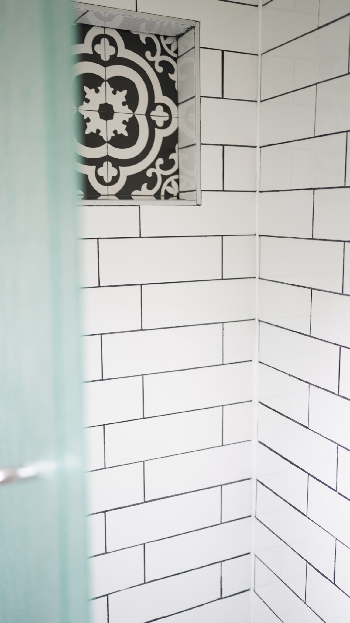 Building Photo - 3370 Parkview Ave