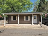 Building Photo - 420 Bartow St