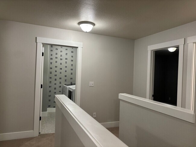 Building Photo - Wonderfully Designed Craftsman Home with P...