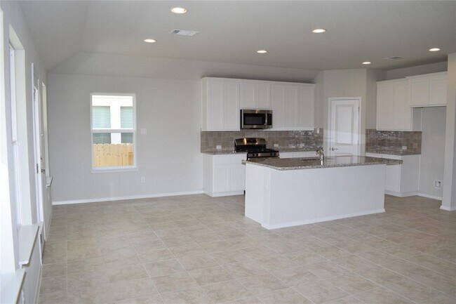 Building Photo - 208 Shugart St