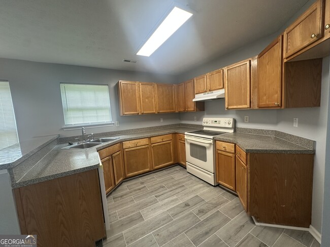 Building Photo - 2877 Partin Pl