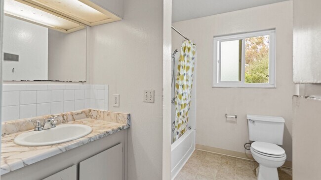 Building Photo - 2 STORY DUPLEX LOCATED IN FAIRFIELD