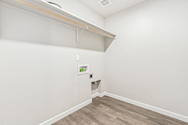 Building Photo - 6852 S Birch Creek Ave