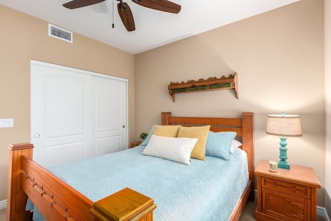 Building Photo - 2425 W Bronco Butte Trl