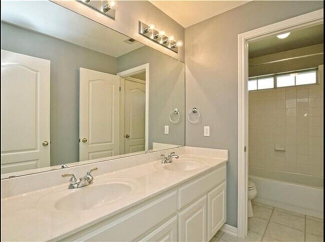 Building Photo - 15022 Galena Dr