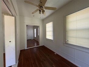 Building Photo - 708 College St
