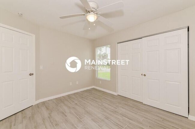 Building Photo - 4 Bedroom Pet-Friendly Home in NORTH PORT, FL with Main Street Renewal