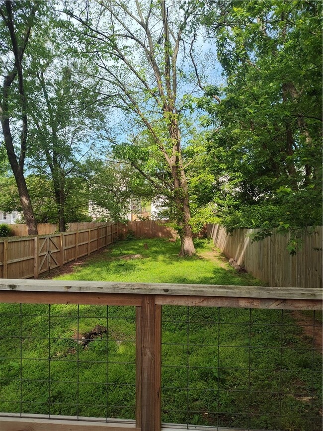 Building Photo - 1121 S W Ave