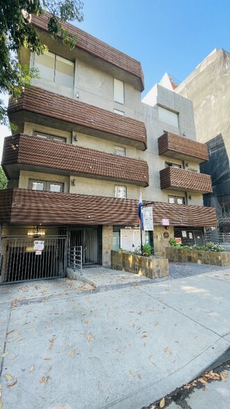Building Photo - 7044 Hawthorn Ave