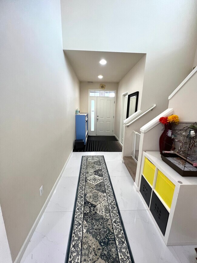 Foyer - 1127 167th Pl SW