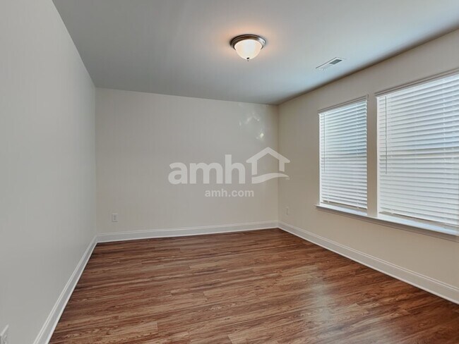 Building Photo - 2125 Laurel Vlg Cir