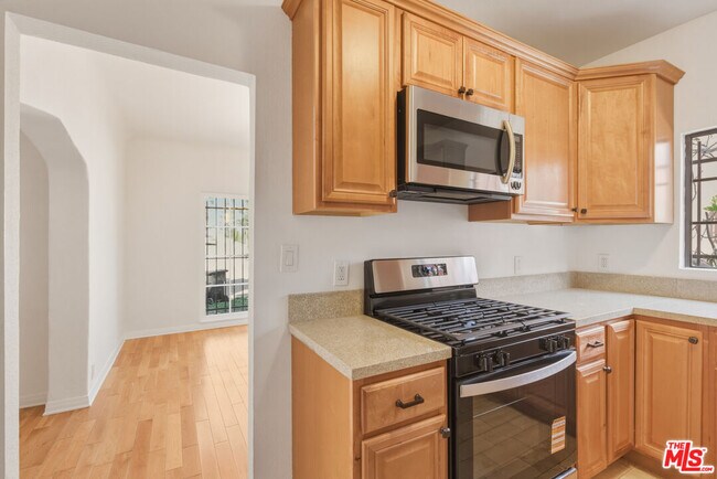 Building Photo - 1492 Silver Lake Blvd