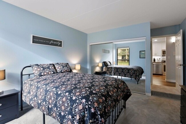 Building Photo - 6730 Vernon Ave S