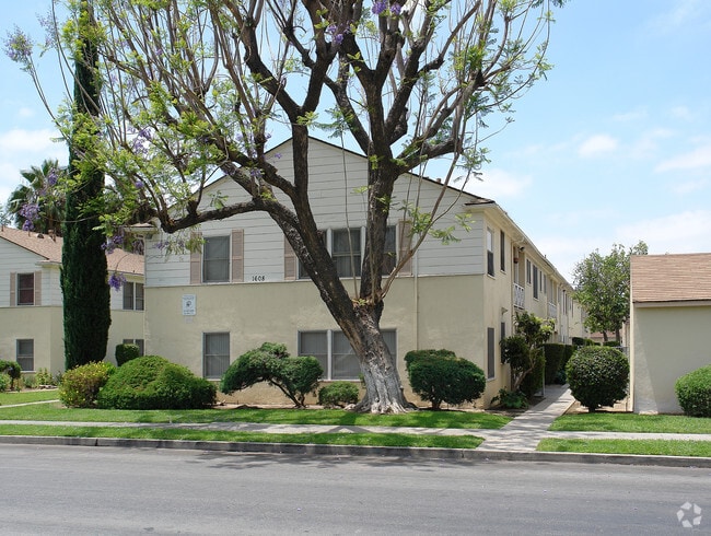 Building Photo - Green Brier Apartments