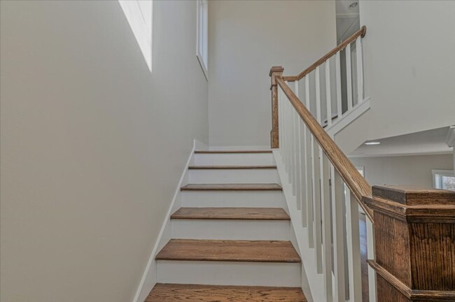 Building Photo - Beautiful House in East Nashville!