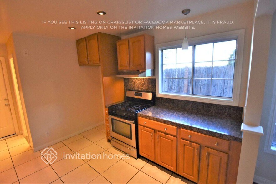 Building Photo - 7318 Zelzah Ave