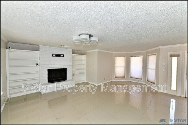 Building Photo - 529 Castlerock Ln