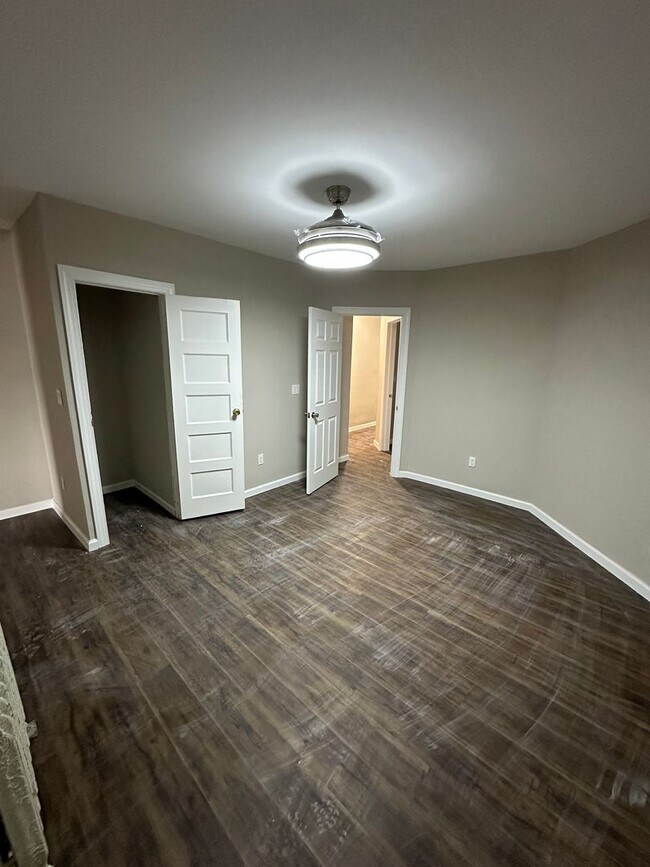 Building Photo - 6109 Jefferson St