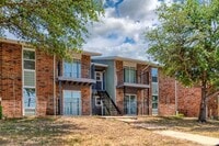 Building Photo - 8021 W Elizabeth Ln