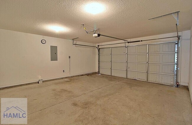 Building Photo - 188 Grandview Dr