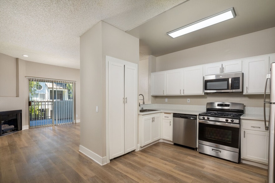 Canyon Crest 23639 Newhall Ave Santa Clarita CA 91321 Apartment Finder