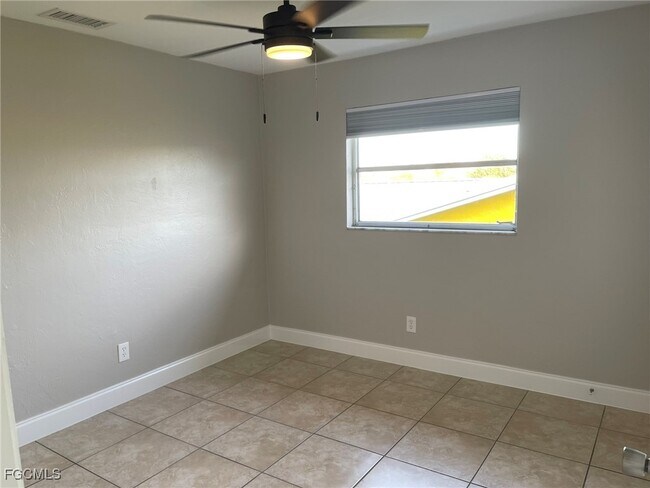 Building Photo - 608 SE 46th Ln