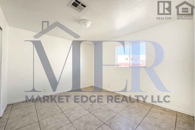 Building Photo - 3Bed/2Bath Home 24th St/McDowell! $199 MOVE-IN SPECIAL! Ready for Immediate Move-In!