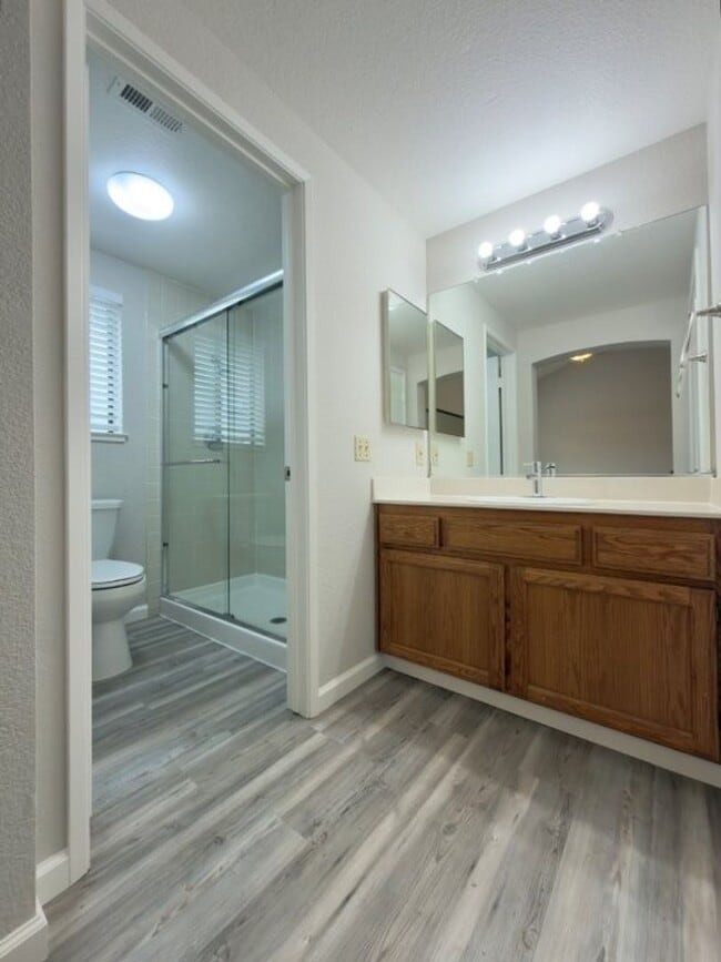 Building Photo - 204 Ashby Pl