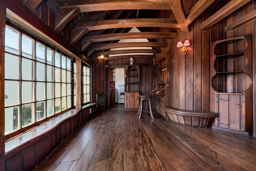 Building Photo - 3825 Dunn Dr