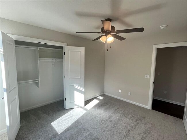 Building Photo - Modern 3-Bed, 2-Bath Home with Fenced Yard