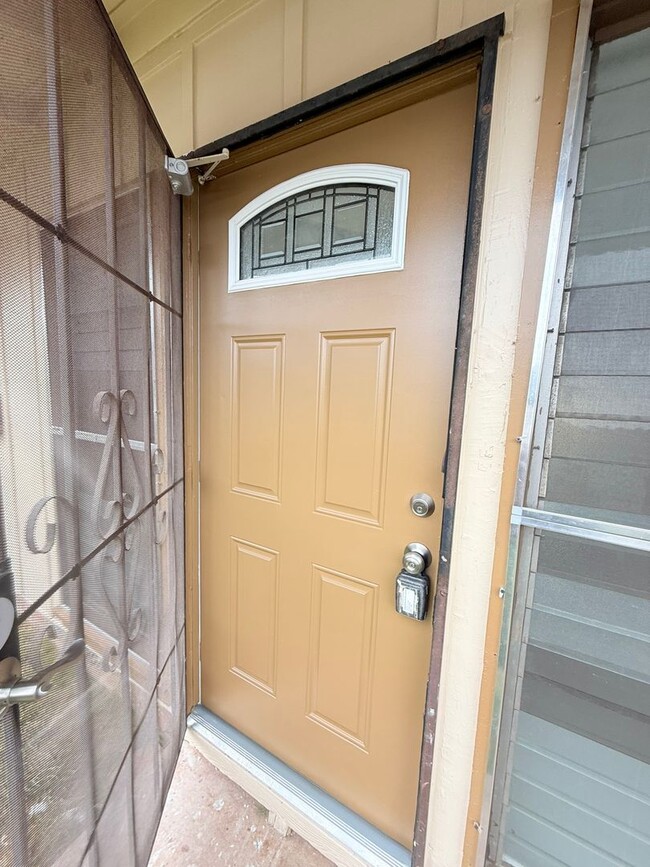 Building Photo - 1219-1219 Kuokoa St