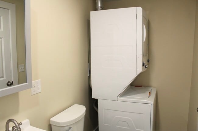 Building Photo - 78 Endicott St