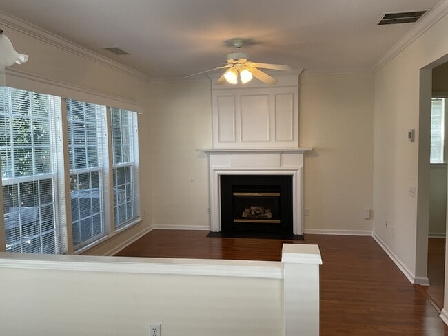 Building Photo - 3 bed, 2.5 bath in desirable Willowmere!