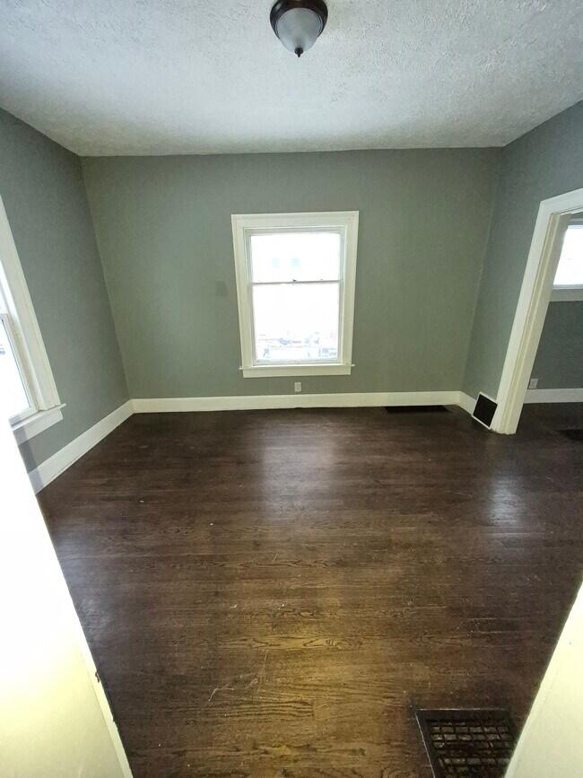 Building Photo - 565 Garfield Pl