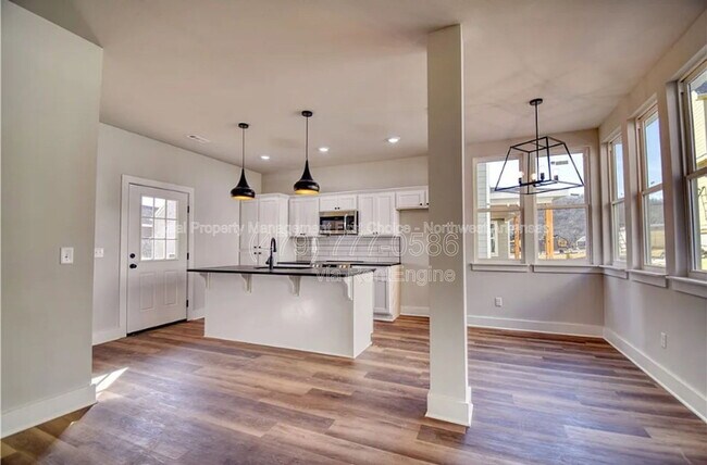 Building Photo - 942 S Wichita Ave