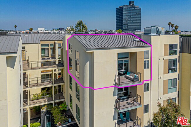 Building Photo - 600 Ridgeley Dr