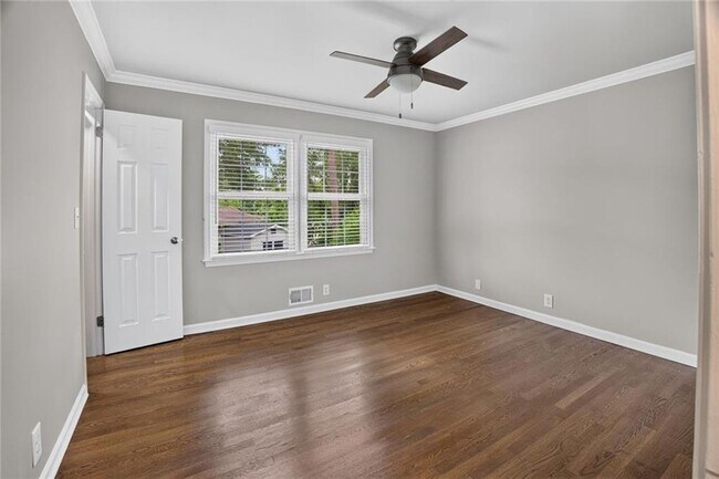 Building Photo - 2982 Northbrook Dr