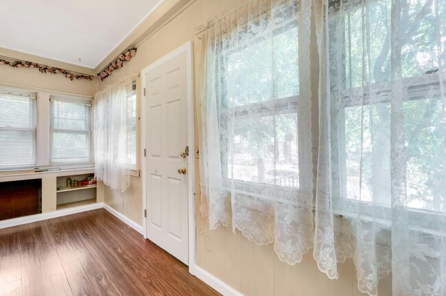 Building Photo - 31 Chestnut St