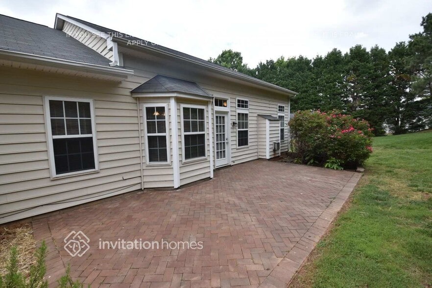 Building Photo - 5715 Branthurst Dr