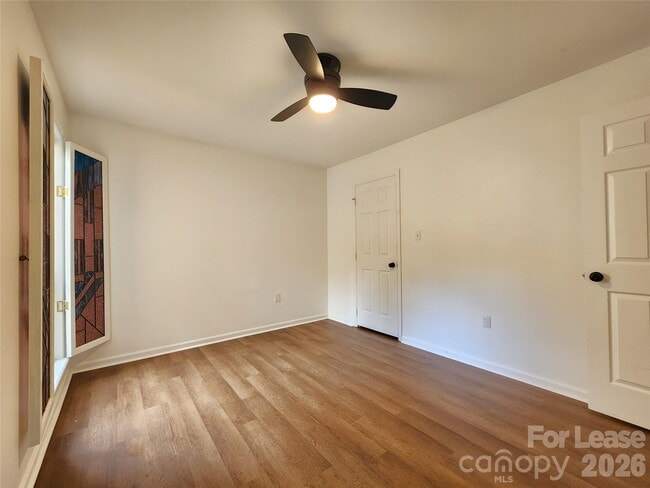 Building Photo - 5721 Dockside Dr