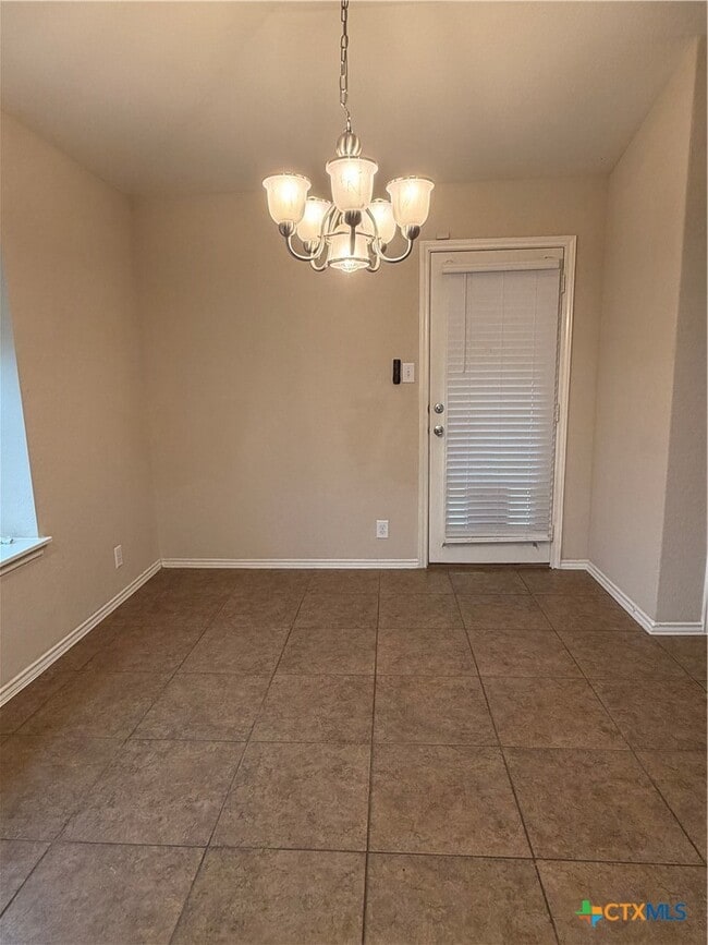 Building Photo - 647 Tom Kemp Dr