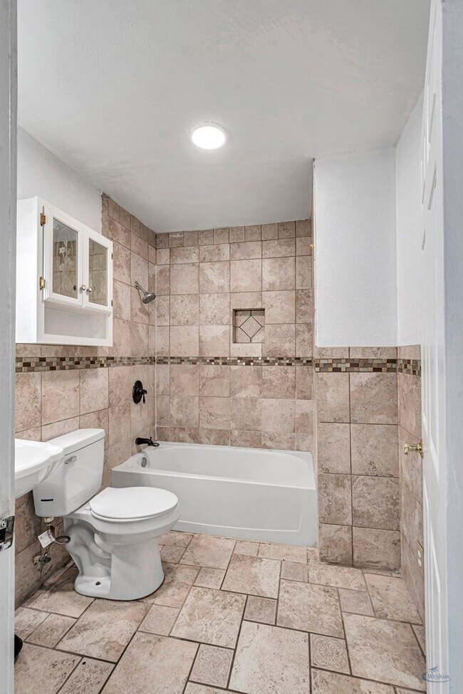 Building Photo - 3519 N Northstar Ave