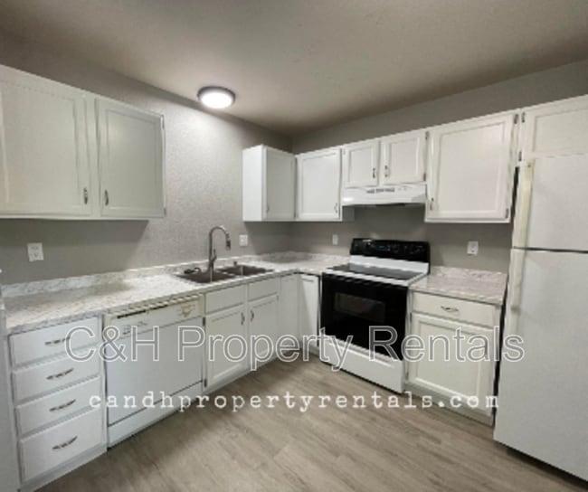 Building Photo - 1327 Panners Pl